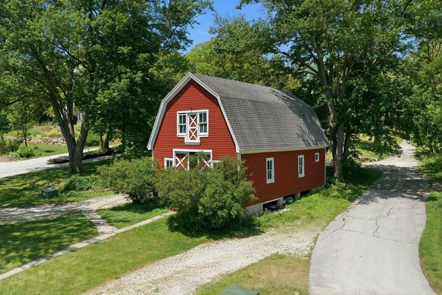 N30W29393 Hillcrest DRIVE, Pewaukee, WI 53072