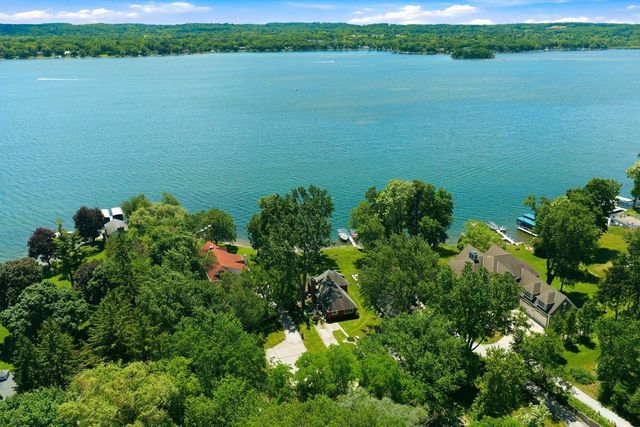 N30W29393 Hillcrest DRIVE, Pewaukee, WI 53072