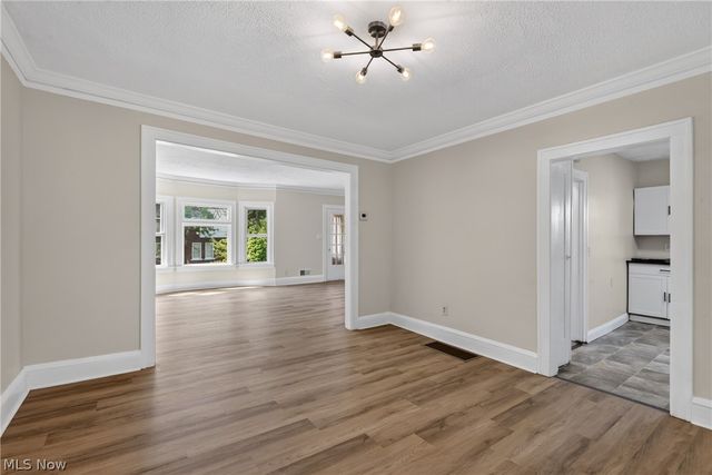 1629 Ivydale Road, Cleveland Heights, OH 44118