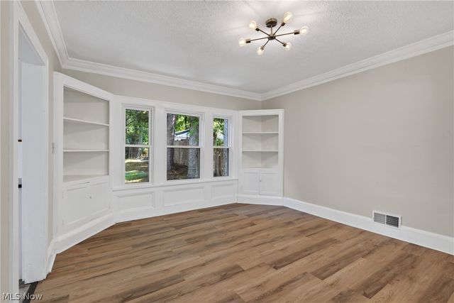 1629 Ivydale Road, Cleveland Heights, OH 44118