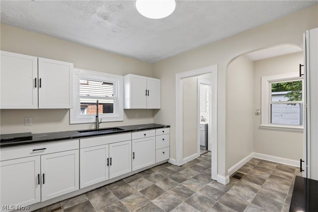 1629 Ivydale Road, Cleveland Heights, OH 44118