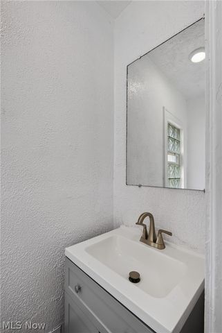 1629 Ivydale Road, Cleveland Heights, OH 44118