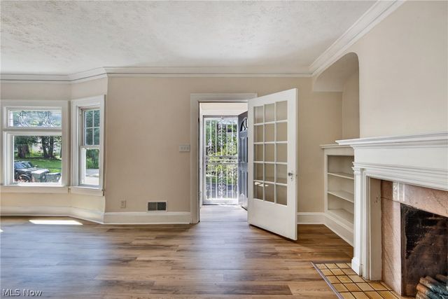 1629 Ivydale Road, Cleveland Heights, OH 44118