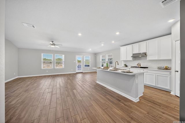 12915 Louberg Valley, San Antonio, TX 78253