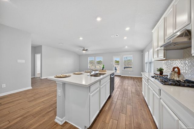 12915 Louberg Valley, San Antonio, TX 78253