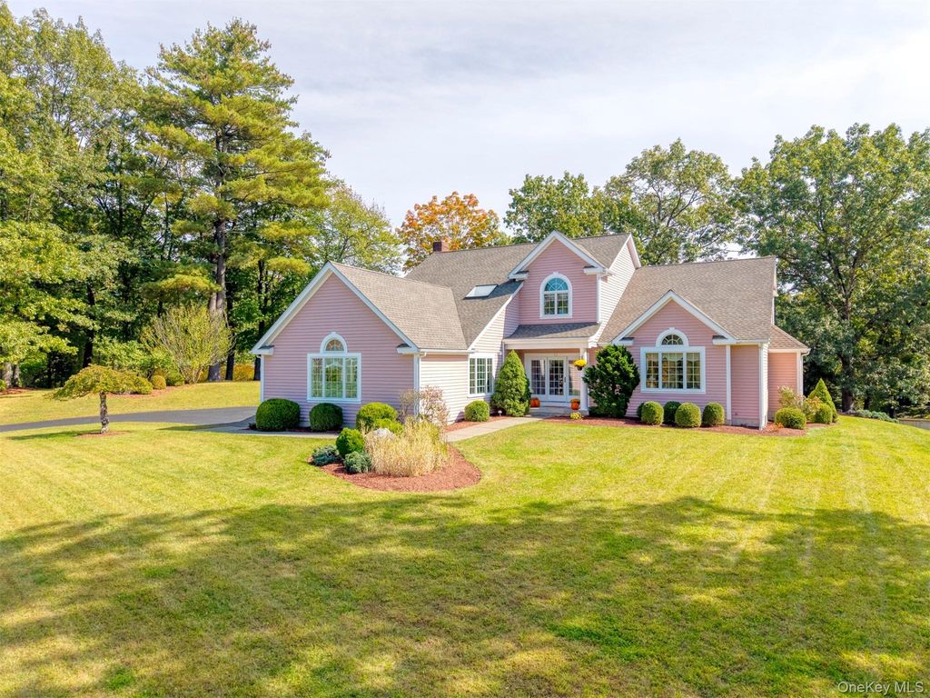 25 Alison Court, Kingston, NY 12401