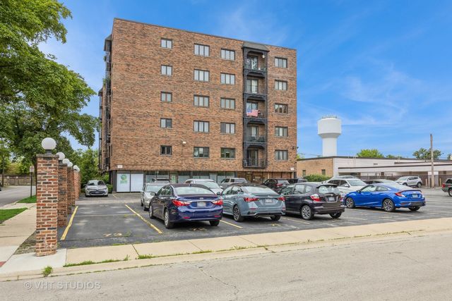 414 Clinton Place 302, River Forest, IL 60305