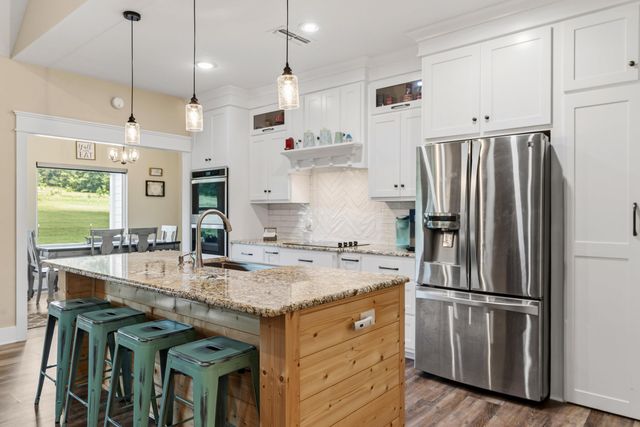 2873 Zinnia Rd, Diana, TX 75640