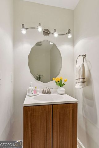 5460 E Idlewood Lane, Atlanta, GA 30327