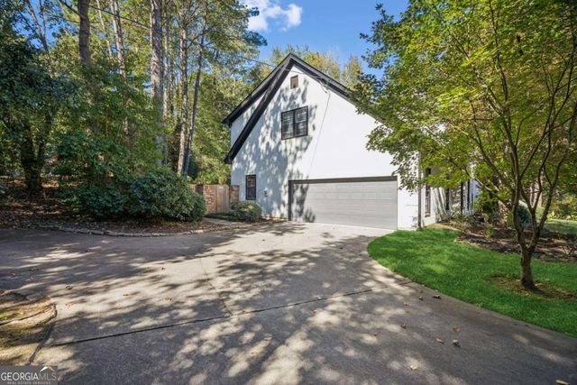 5460 E Idlewood Lane, Atlanta, GA 30327