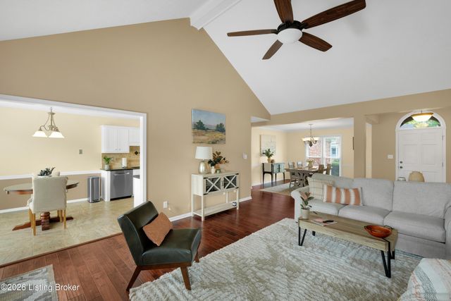 13704 Forest Bend Cir, Louisville, KY 40245