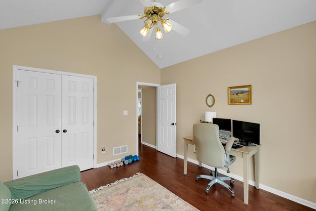 13704 Forest Bend Cir, Louisville, KY 40245