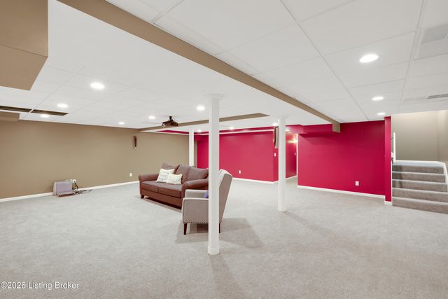 13704 Forest Bend Cir, Louisville, KY 40245
