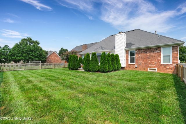 13704 Forest Bend Cir, Louisville, KY 40245