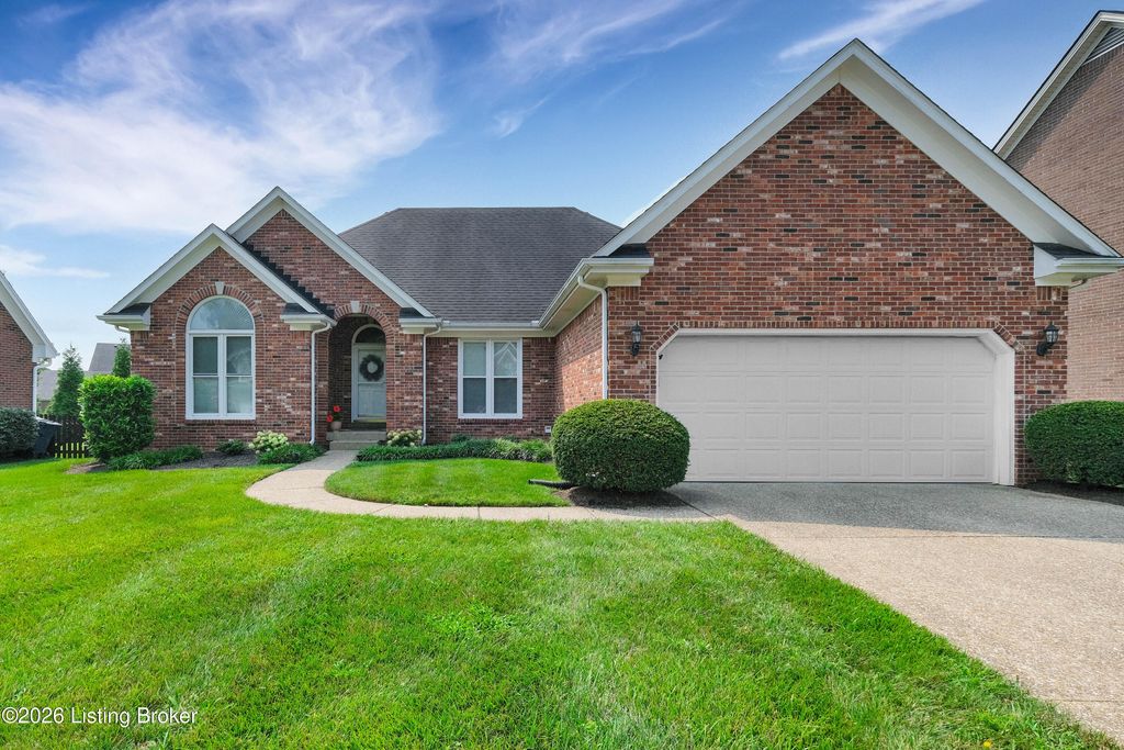 13704 Forest Bend Cir, Louisville, KY 40245