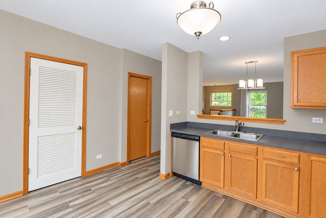 1306 Shamrock Lane, Pingree Grove, IL 60140