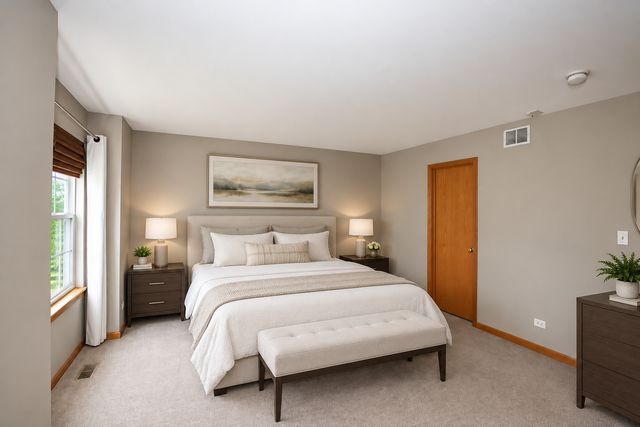 1306 Shamrock Lane, Pingree Grove, IL 60140