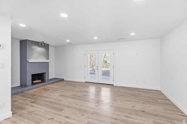 5489 S WILLOW LN, Murray, UT 84107