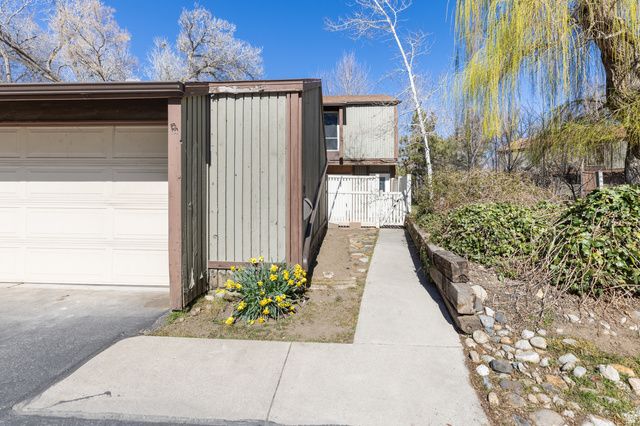 5489 S WILLOW LN, Murray, UT 84107