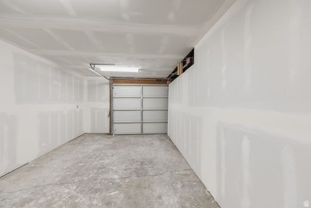 5489 S WILLOW LN, Murray, UT 84107