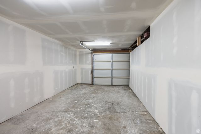 5489 S WILLOW LN, Murray, UT 84107