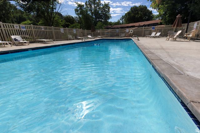 5489 S WILLOW LN, Murray, UT 84107