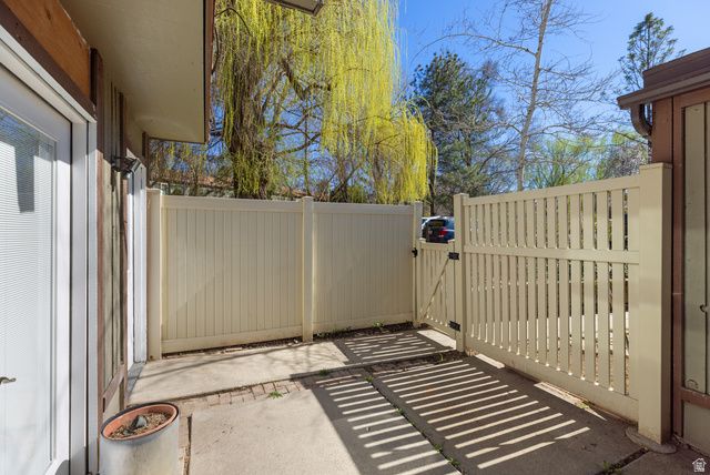 5489 S WILLOW LN, Murray, UT 84107