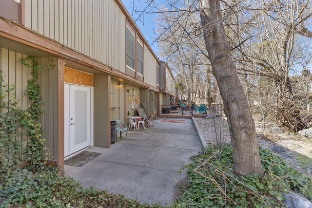 5489 S WILLOW LN, Murray, UT 84107