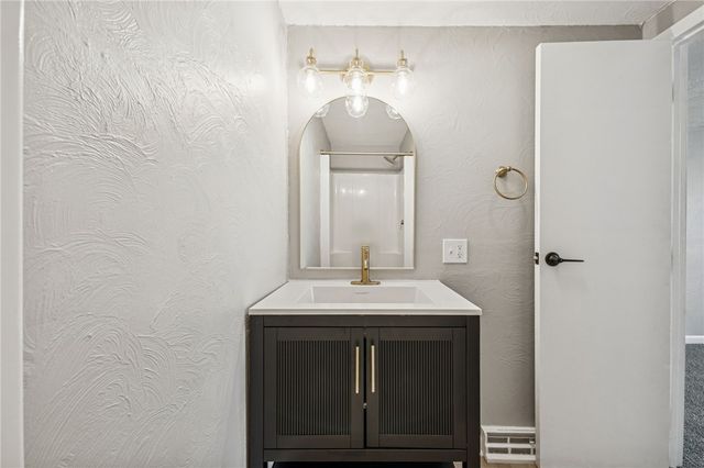 417 Longview Dr, Monroeville, PA 15146