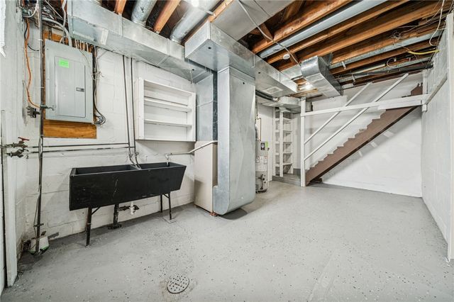 417 Longview Dr, Monroeville, PA 15146