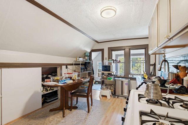 1035 E Potter AVENUE, Milwaukee, WI 53207