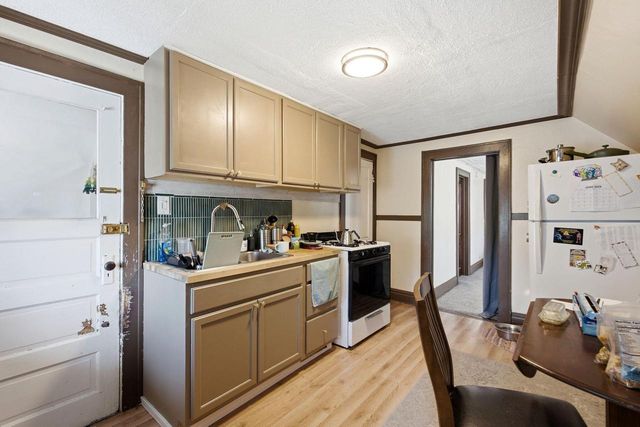 1035 E Potter AVENUE, Milwaukee, WI 53207