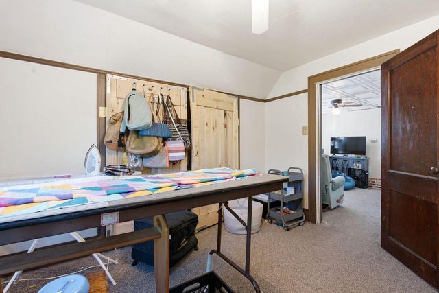 1035 E Potter AVENUE, Milwaukee, WI 53207