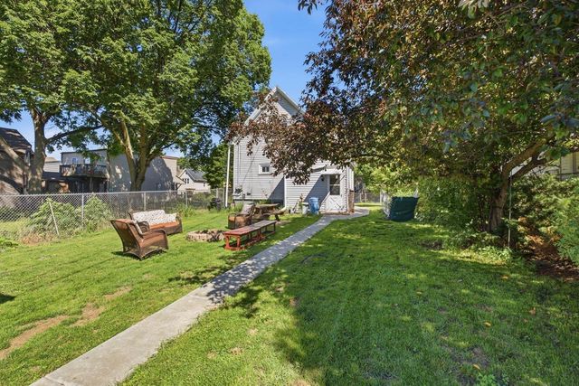 1035 E Potter AVENUE, Milwaukee, WI 53207