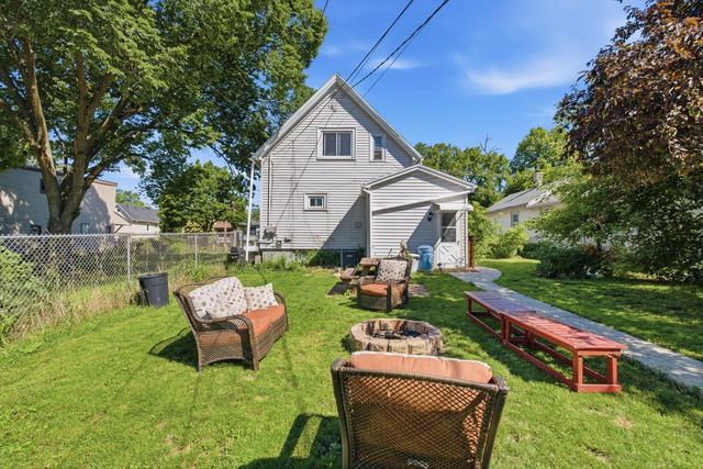 1035 E Potter AVENUE, Milwaukee, WI 53207