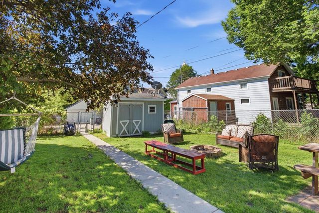 1035 E Potter AVENUE, Milwaukee, WI 53207