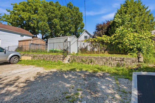 1035 E Potter AVENUE, Milwaukee, WI 53207