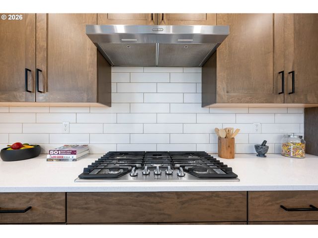 1615 N PINE St, Canby, OR 97013
