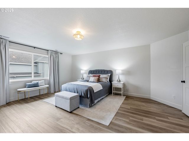 1615 N PINE St, Canby, OR 97013