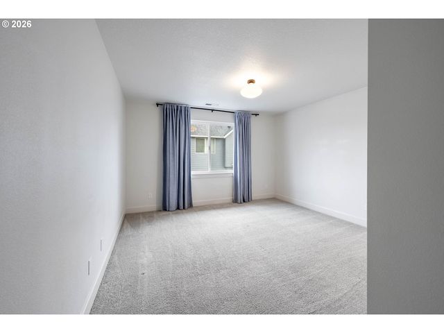 1615 N PINE St, Canby, OR 97013