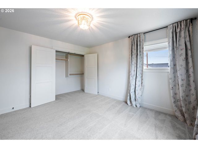 1615 N PINE St, Canby, OR 97013