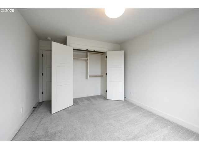 1615 N PINE St, Canby, OR 97013