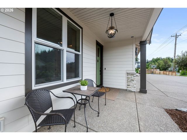 1615 N PINE St, Canby, OR 97013