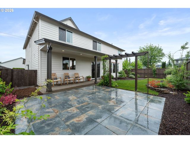 1615 N PINE St, Canby, OR 97013