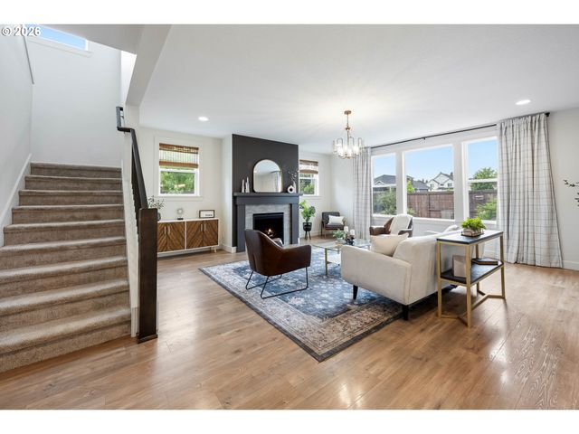 1615 N PINE St, Canby, OR 97013
