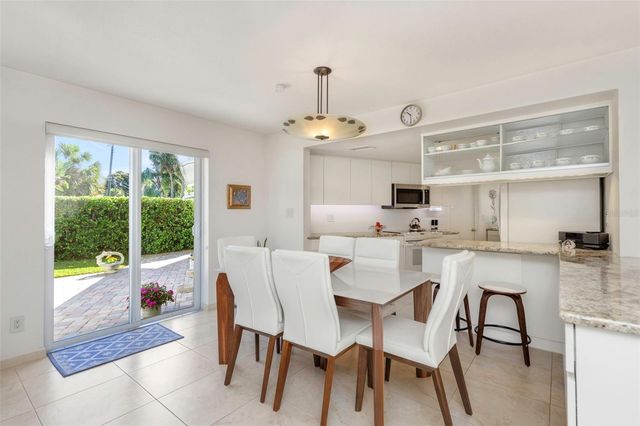 6613 FLAMINGO WAY S, St Petersburg, FL 33707