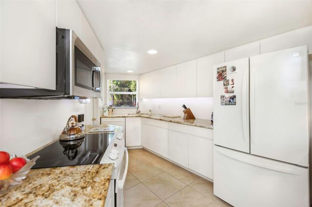 6613 FLAMINGO WAY S, St Petersburg, FL 33707