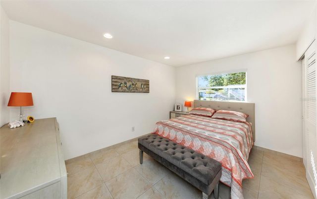 6613 FLAMINGO WAY S, St Petersburg, FL 33707