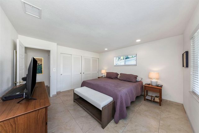 6613 FLAMINGO WAY S, St Petersburg, FL 33707