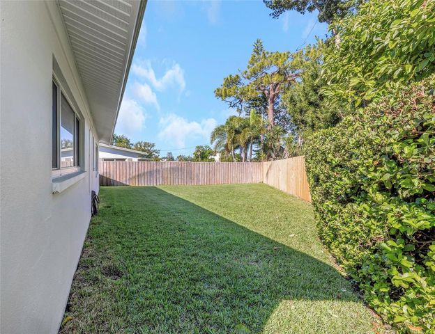 6613 FLAMINGO WAY S, St Petersburg, FL 33707